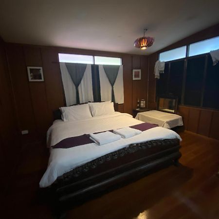 チエンマイ Nearthepark Boutique Houseホステル エクステリア 写真