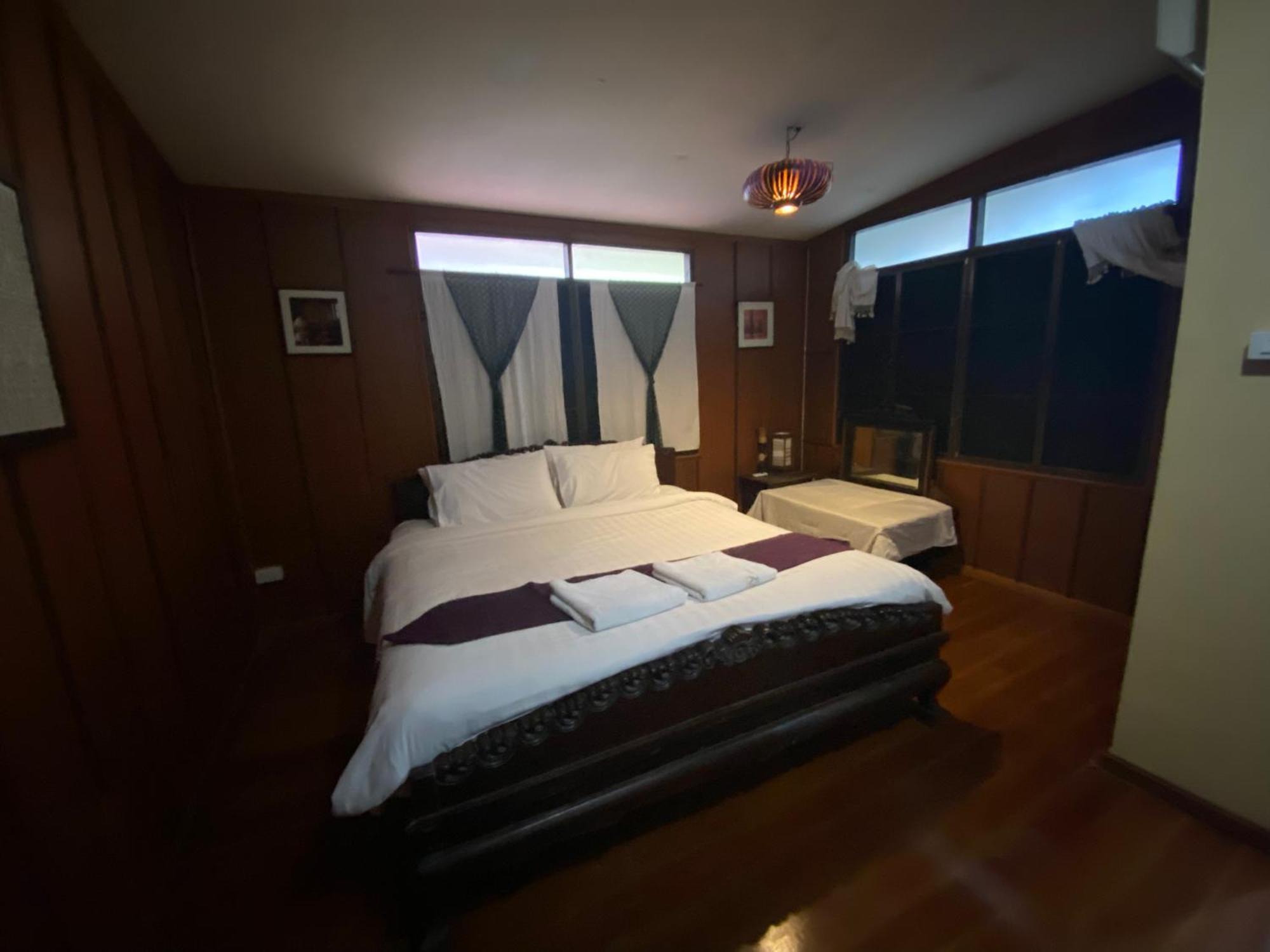 チエンマイ Nearthepark Boutique Houseホステル エクステリア 写真