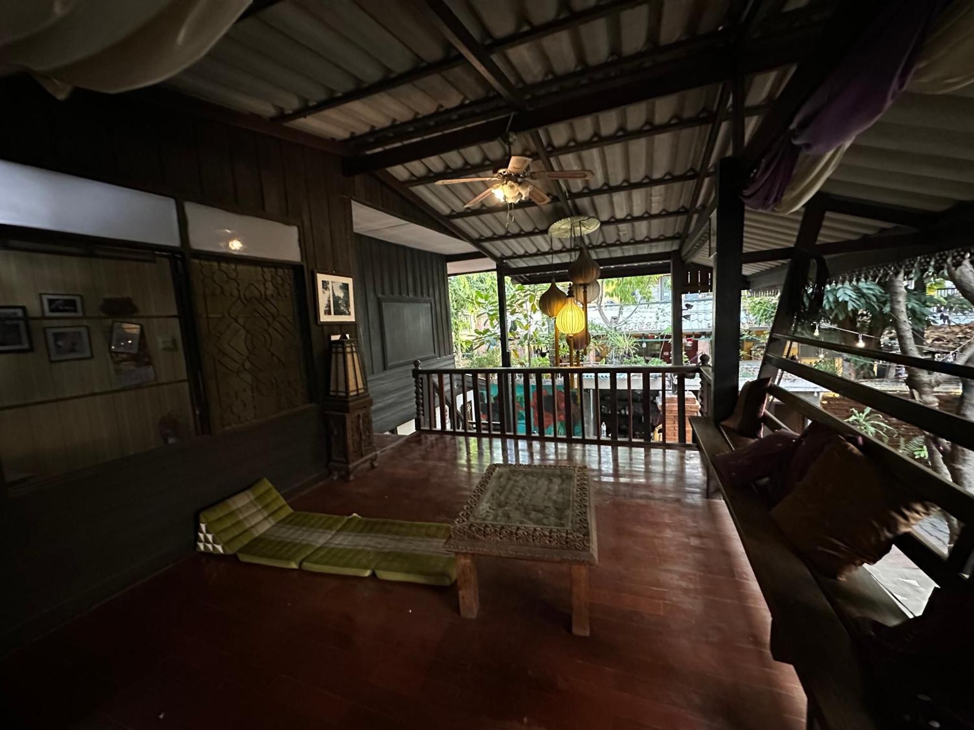 チエンマイ Nearthepark Boutique Houseホステル エクステリア 写真